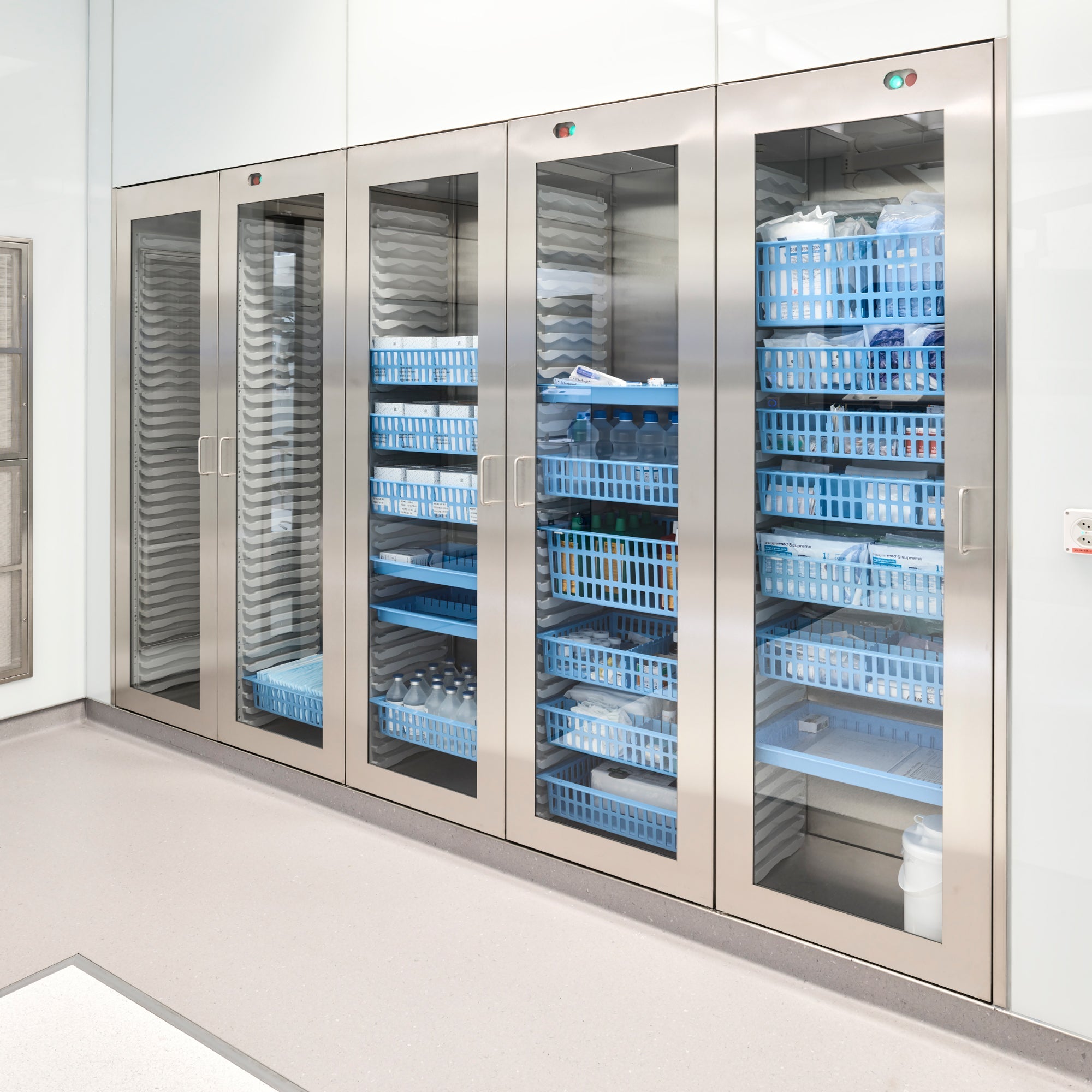 Einfahr - und Durchreicheschrank mit einer oder zwei Flügeltüren - HT Group Onlineshop