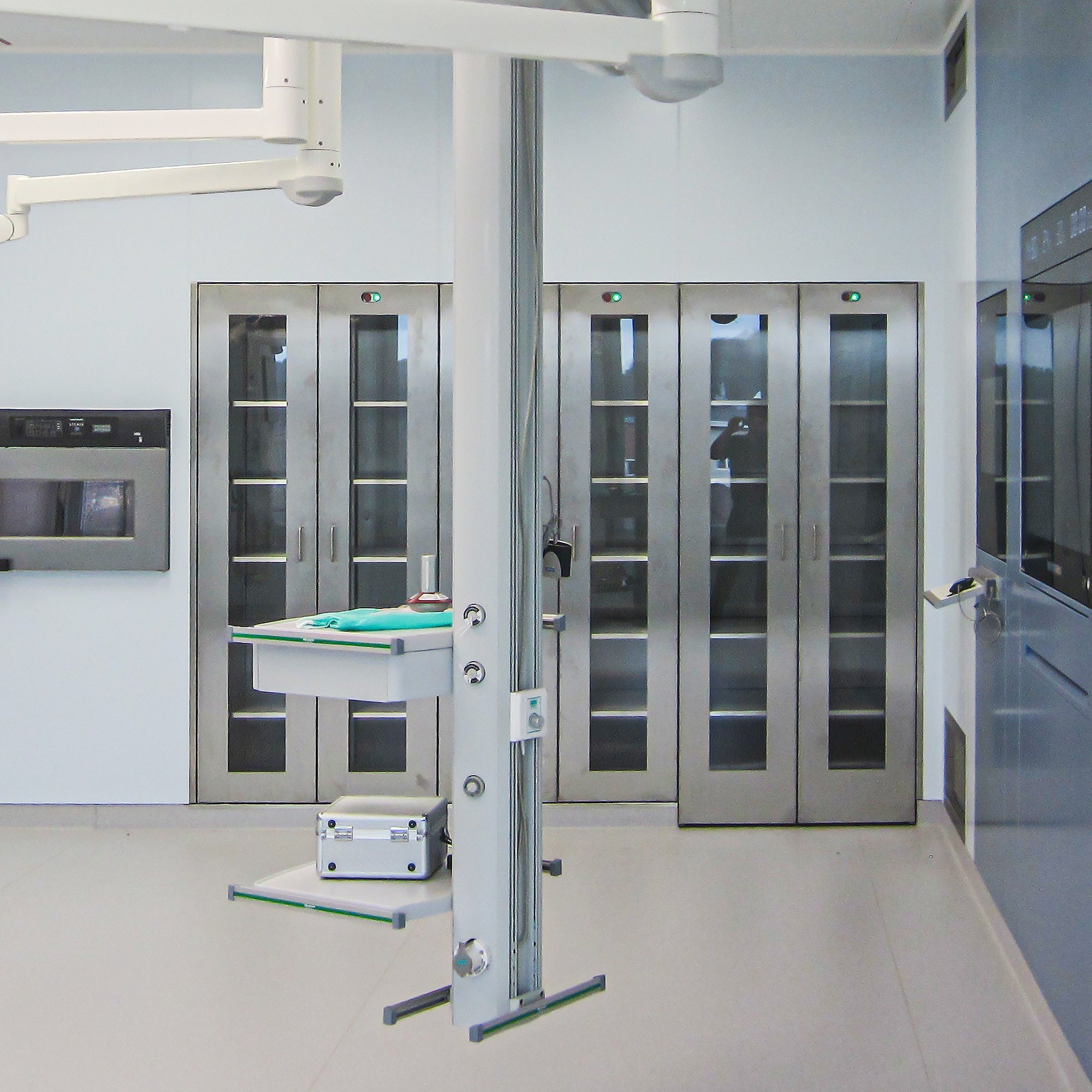 Einfahr - und Durchreicheschrank mit einer oder zwei Flügeltüren - HT Group Onlineshop