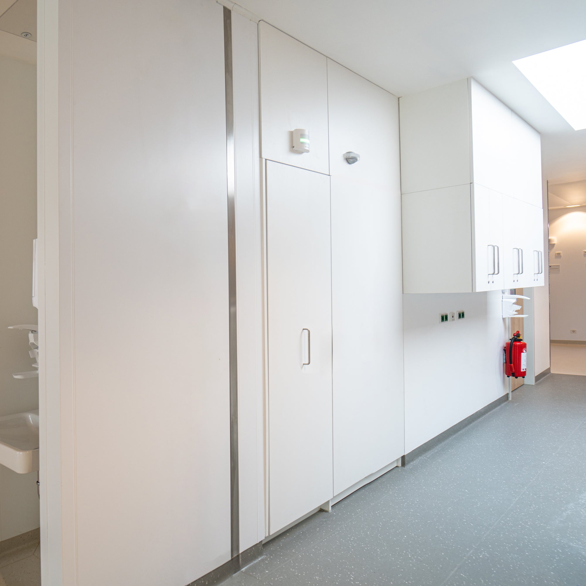 Hochschrank mit Auszug - HT Group Onlineshop