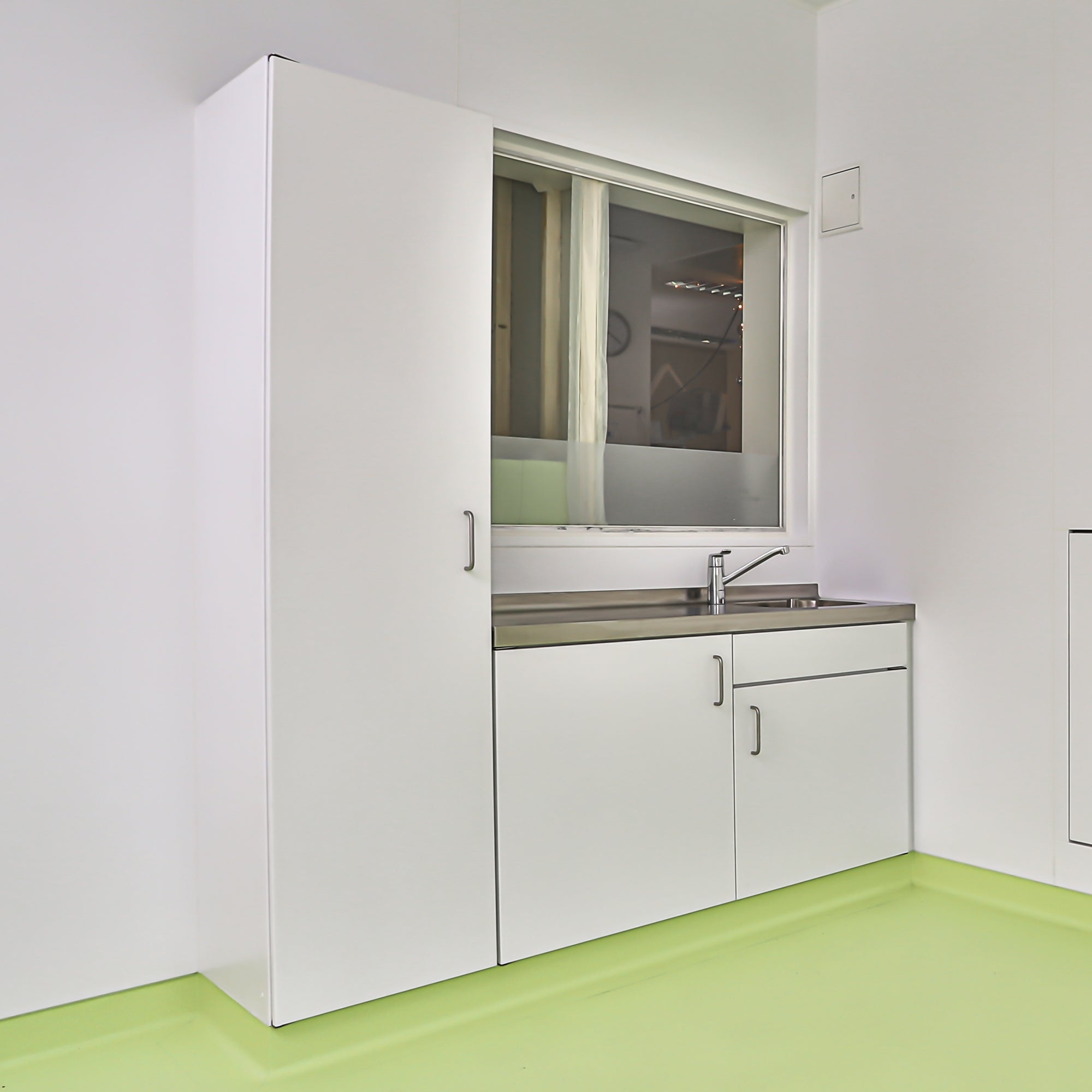 Hochschrank mit einer oder zwei Flügeltüren - HT Group Onlineshop