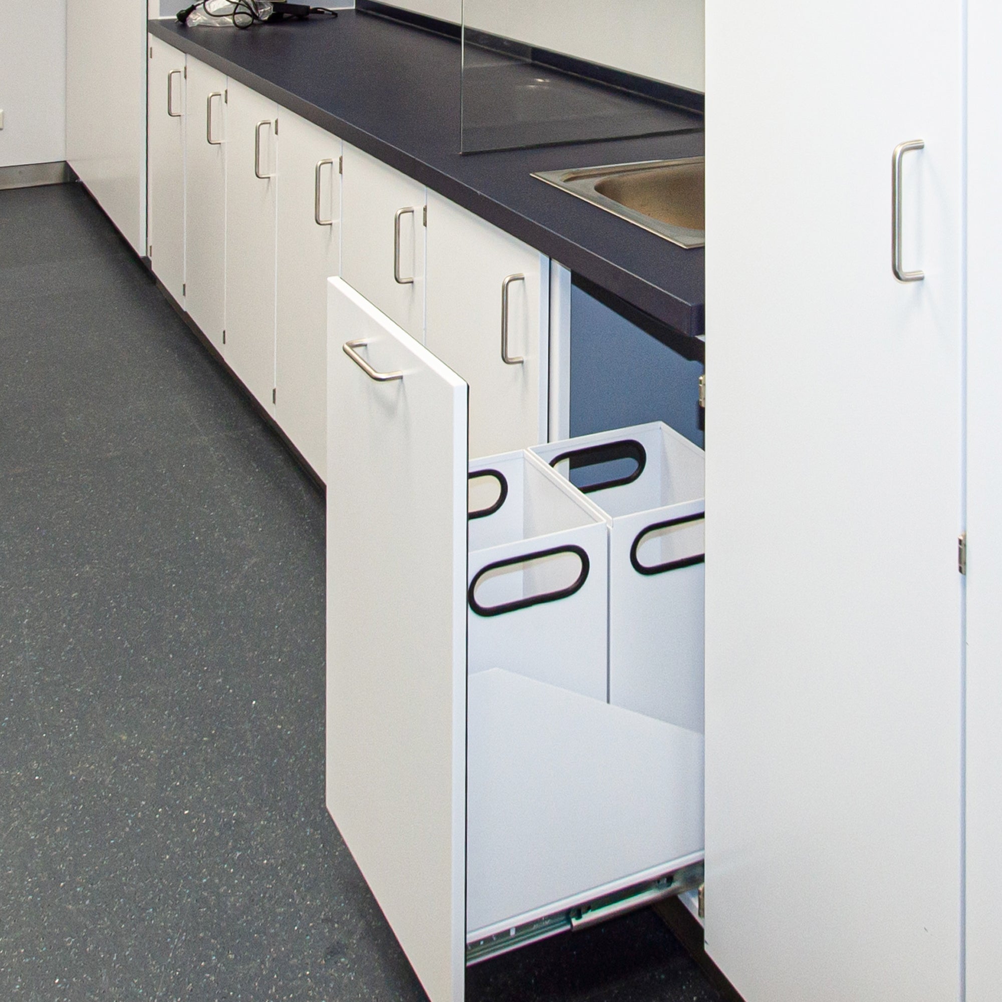 Unterbauschrank mit Abfalltrennsystem - HT Group Onlineshop