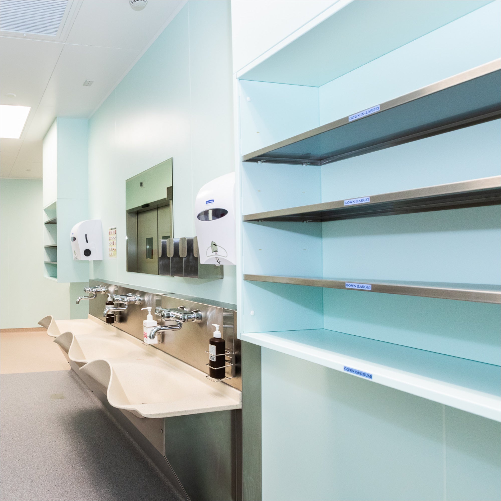 Wandschrank offen - HT Group Onlineshop